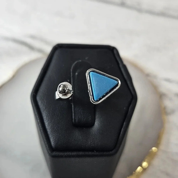 Simple Blue Arrow Adjustable Fashion Ring A42 - Picture 1 of 6
